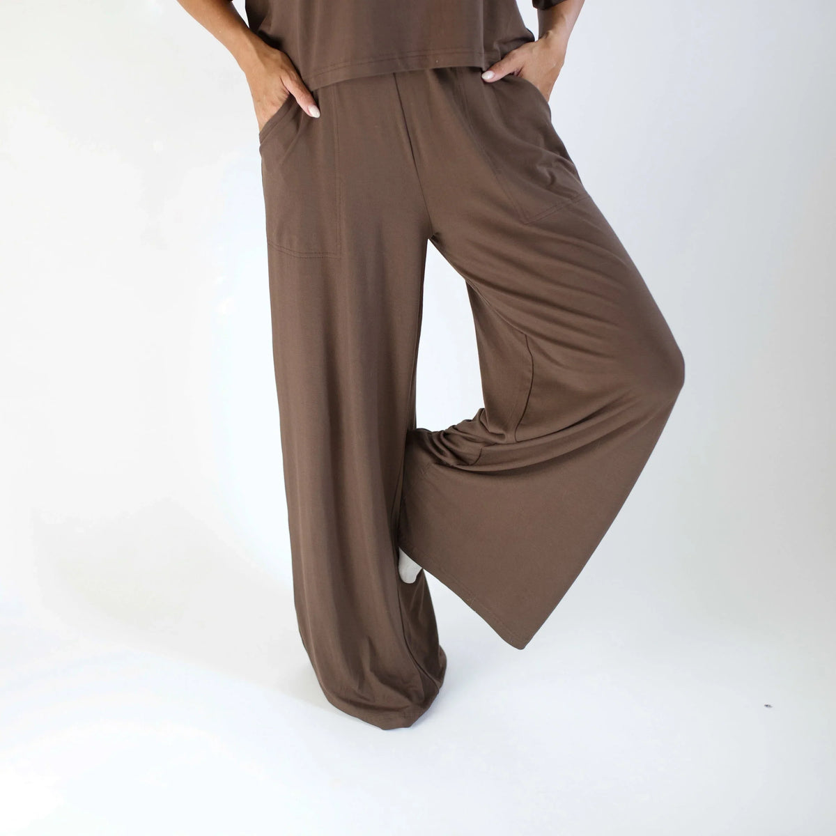 Women's Wide Leg Pant Set in Espresso